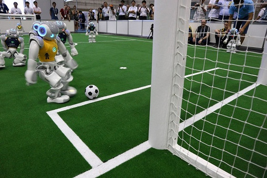 NAO beim Torschuss NAO Devils Torschuss beim RoboCup 2017